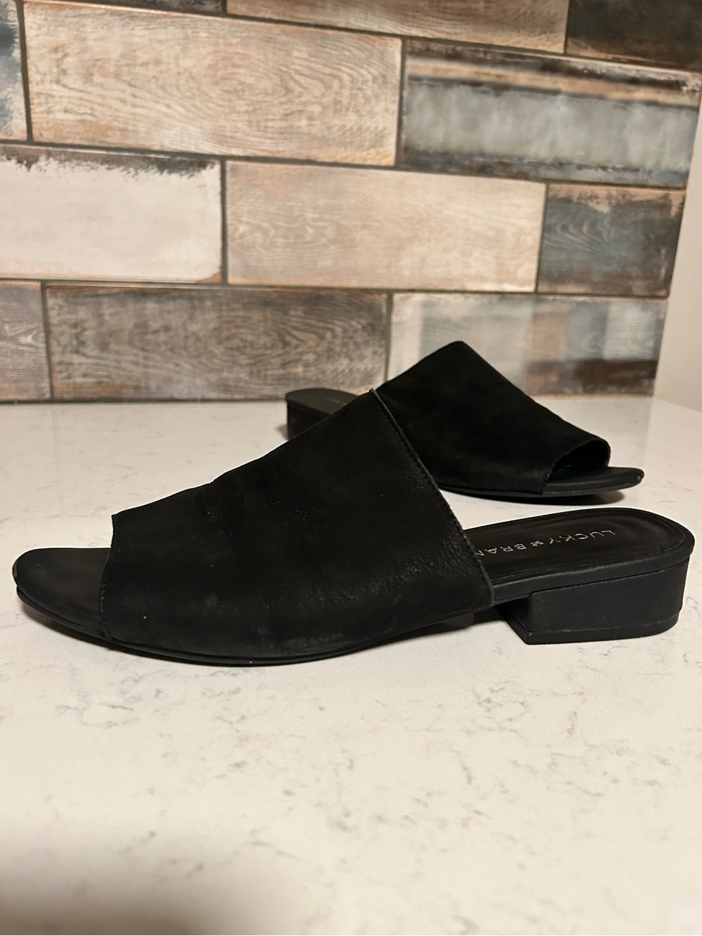 🍀Lucky Brand | Florent Black Suede
Leather Minimalist Low Heel Mule Flat Sandal